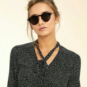 ON THE SPOT BLACK POLKA DOT BUTTON-UP TOP

LULUS